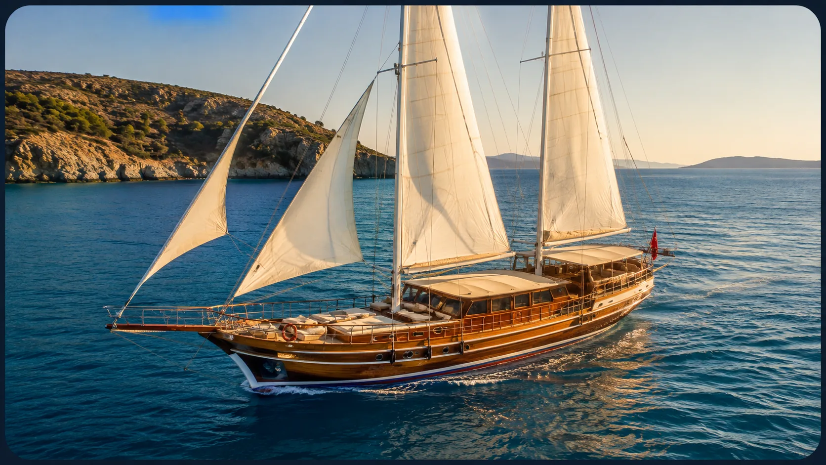 Bodrum’da özel kiralık ahşap Tekne Halikarnas
